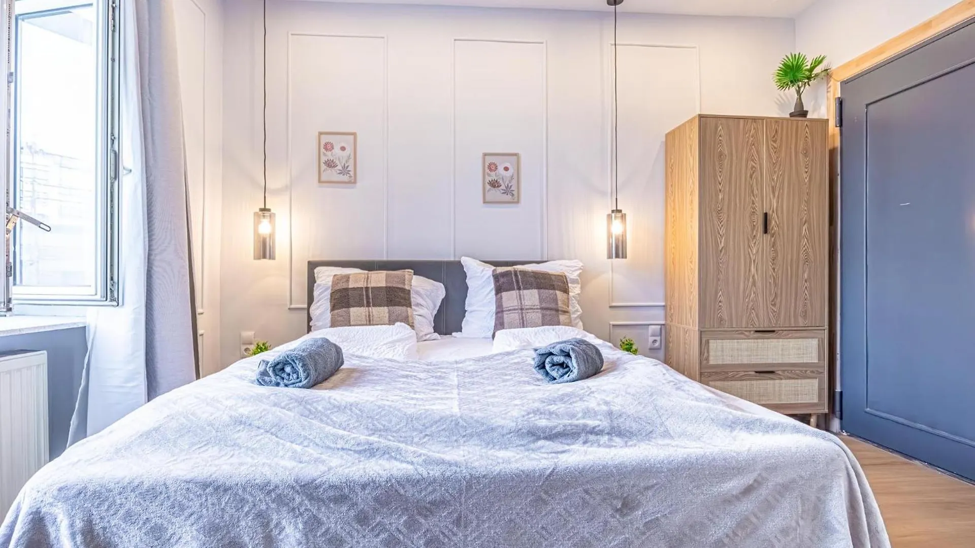 Multiple Apartments And Rooms At The Heart Of Vienne 0*,