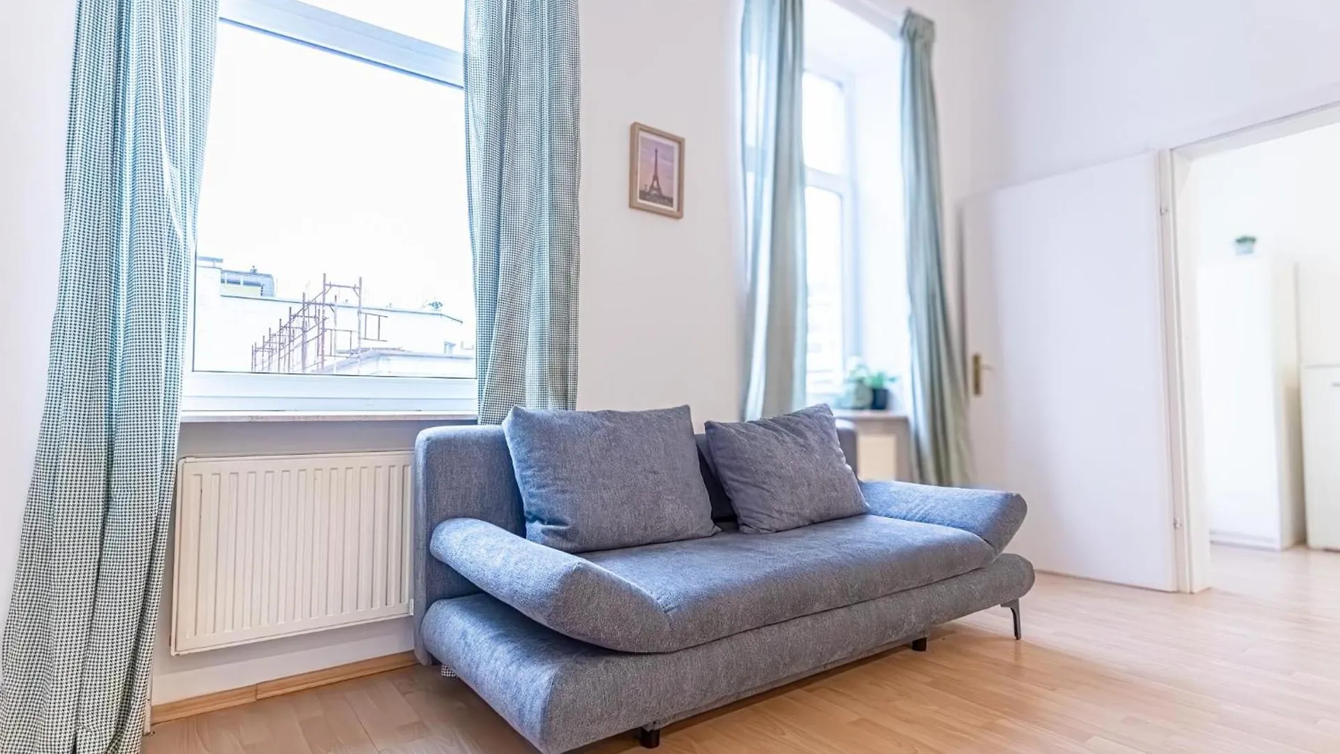 Multiple Apartments And Rooms At The Heart Of Vienne 0*,