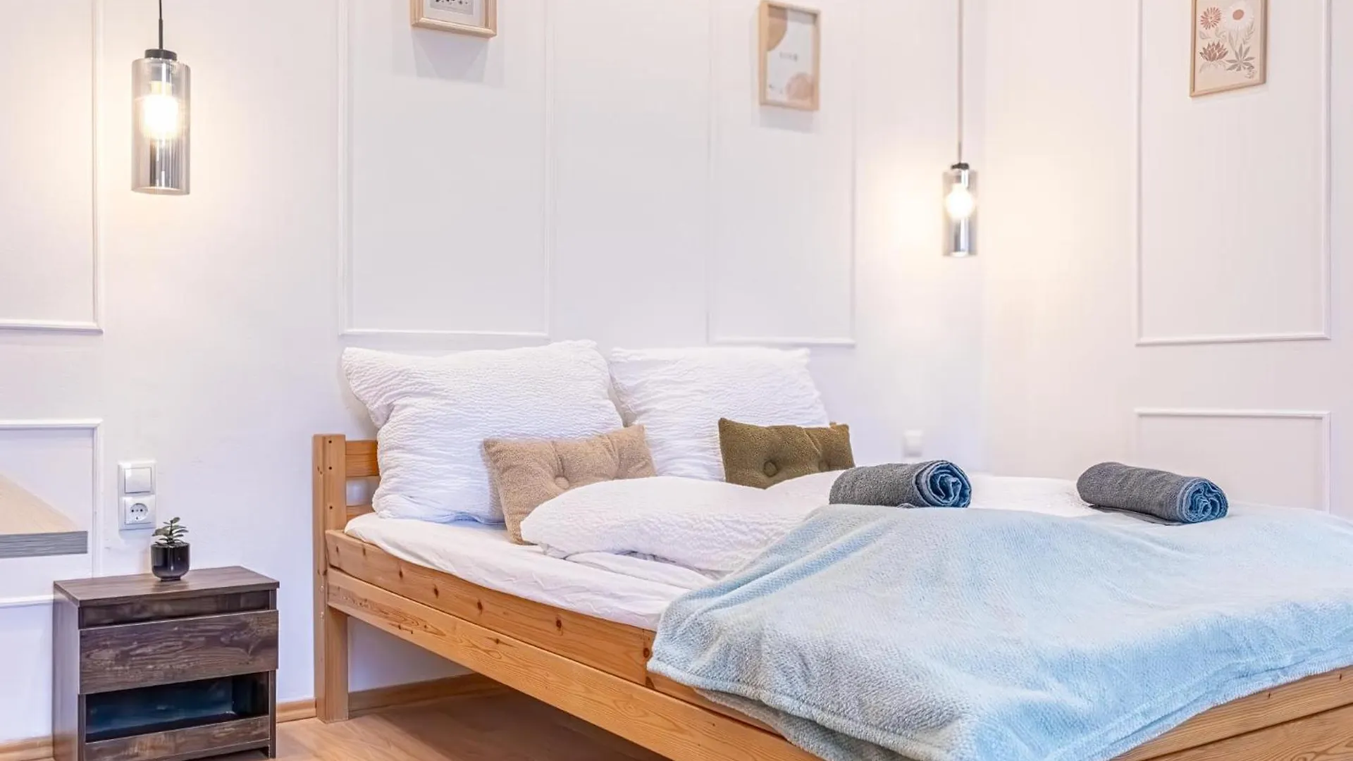 Multiple Apartments And Rooms At The Heart Of Vienne 0*,