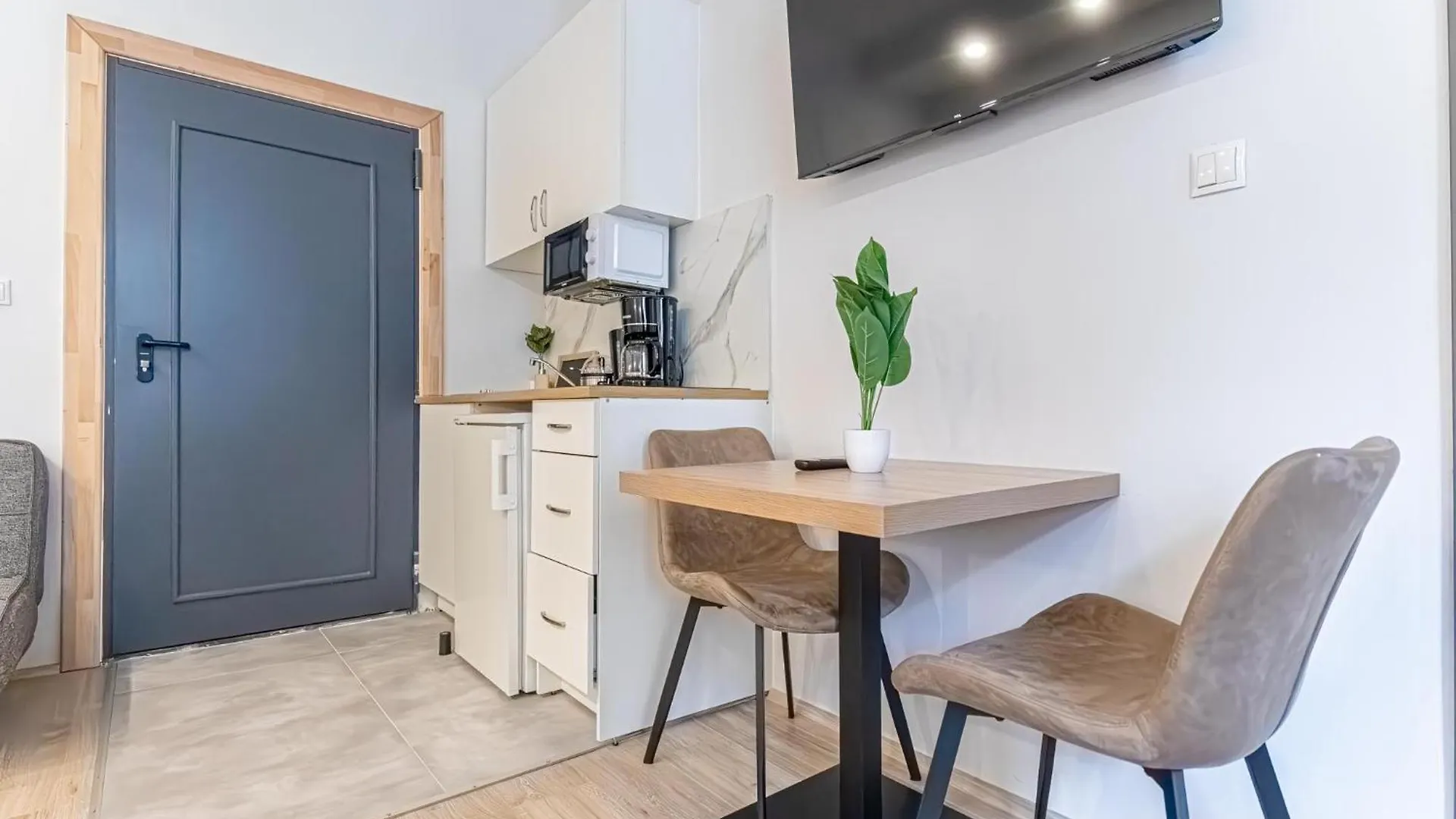 Multiple Apartments And Rooms At The Heart Of Vienna Austria