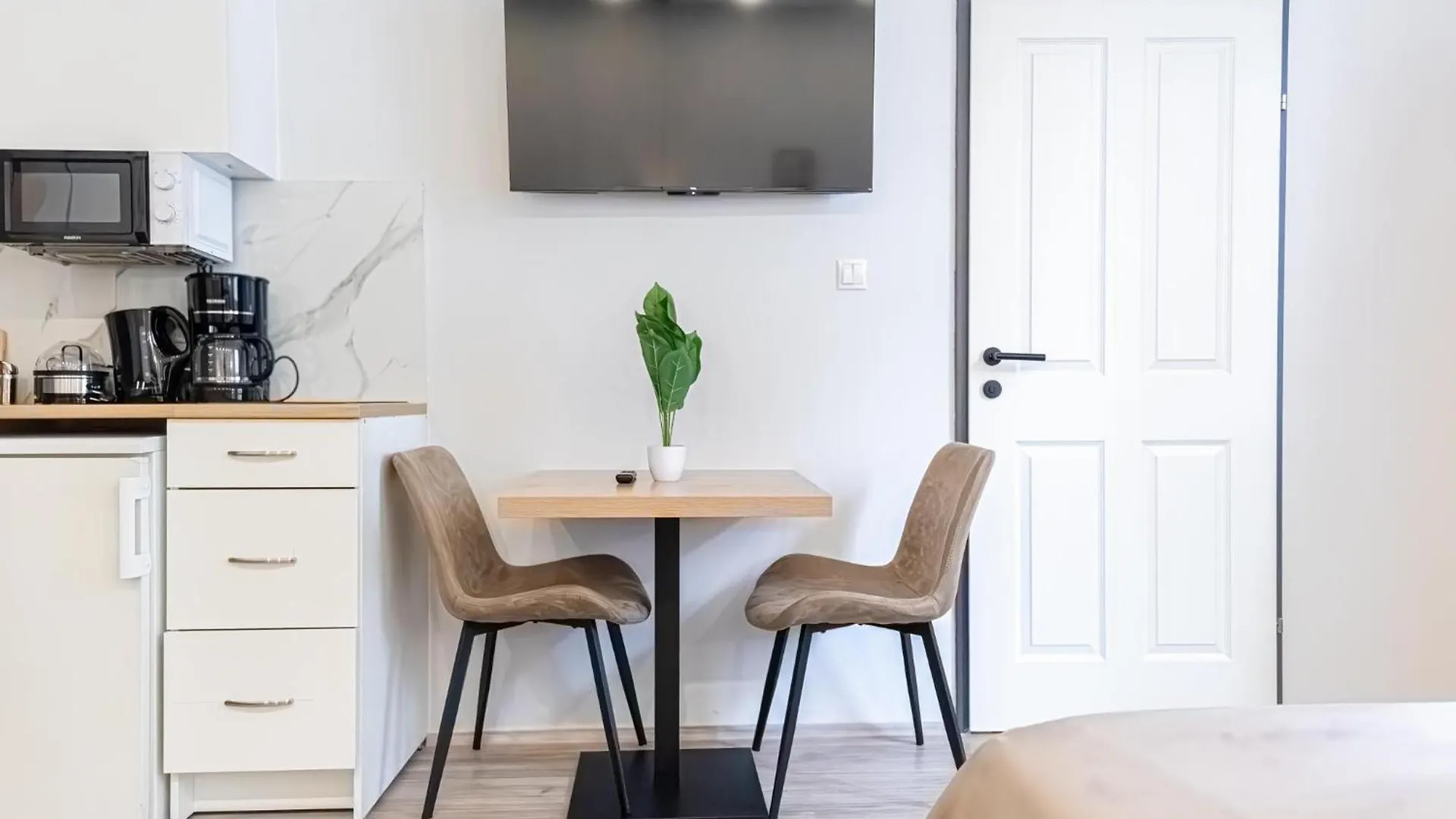 Multiple Apartments And Rooms At The Heart Of Vienna