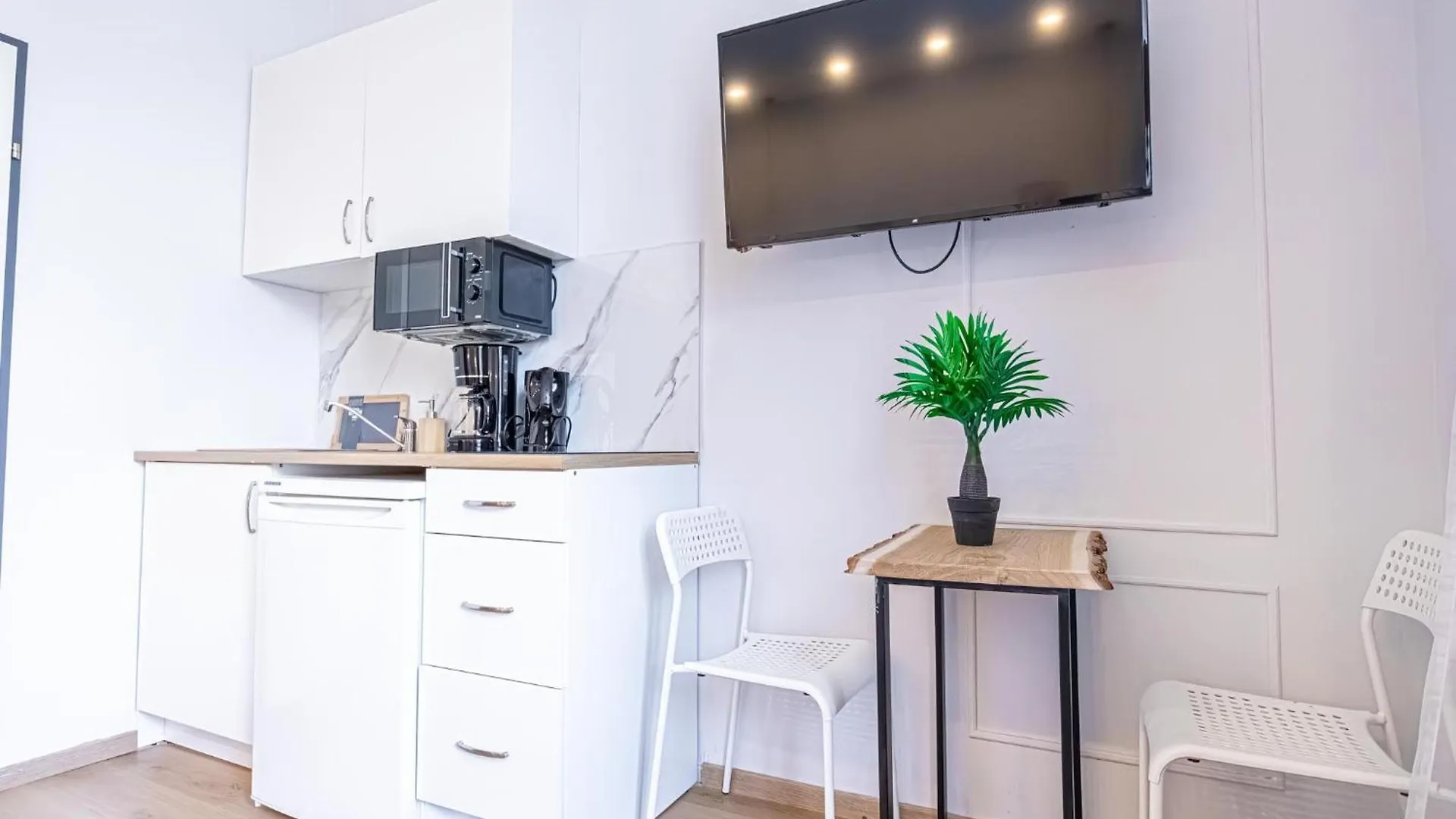 Multiple Apartments And Rooms At The Heart Of Vienna