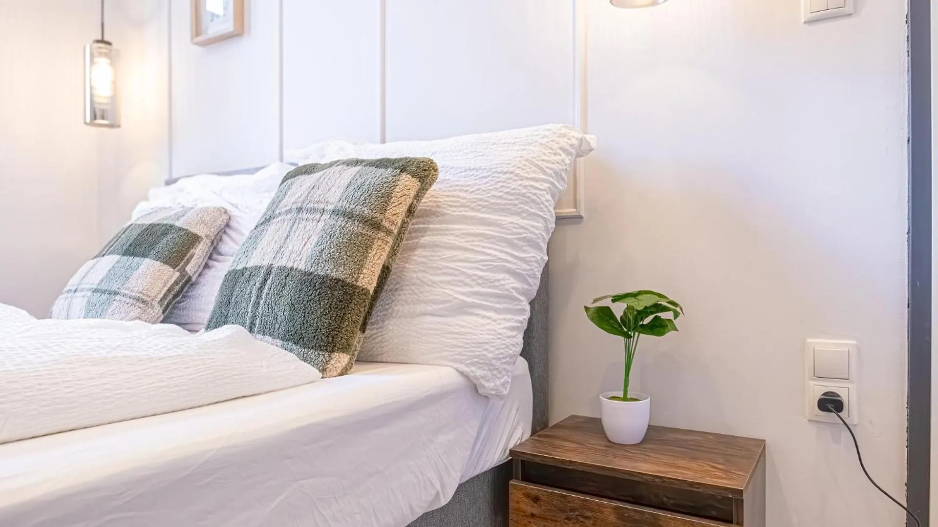 Multiple Apartments And Rooms At The Heart Of Vienna